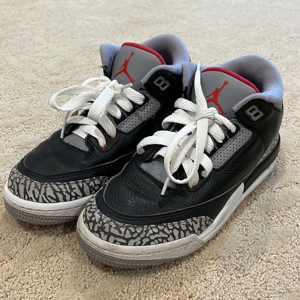 Air Jordan 3 (gs) size 6 black cement